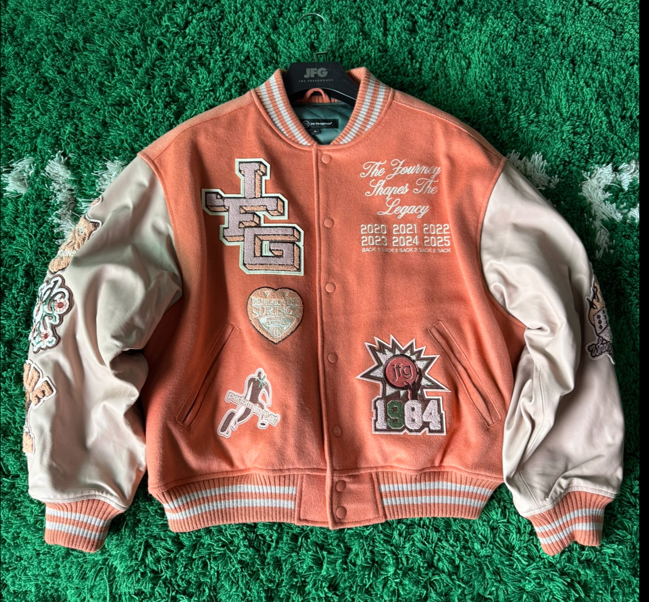 CLOTHES /ACCESSORIES